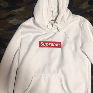Supreme box logo